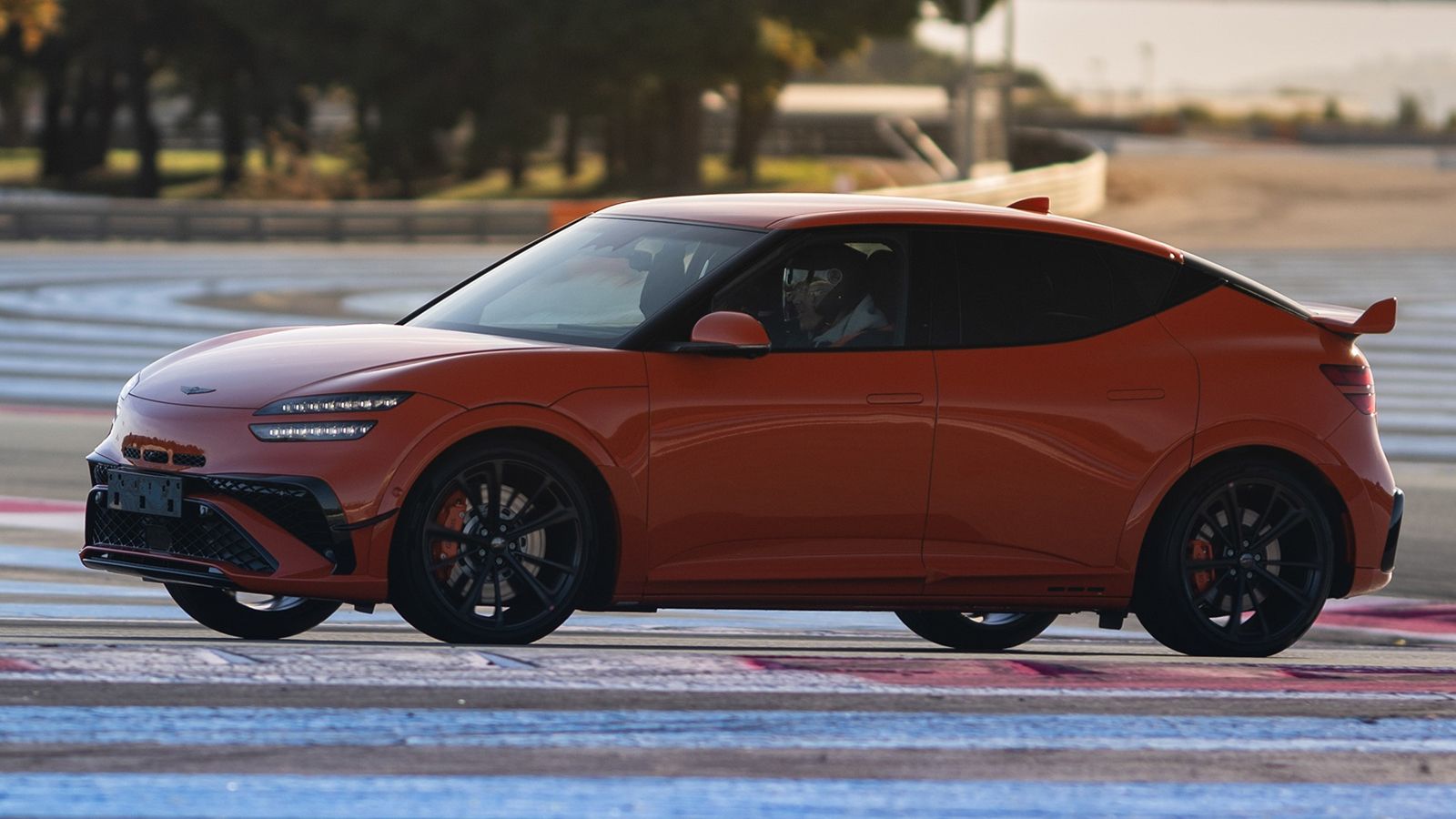 Πρεμιέρα με 650 ίππους για το ηλεκτρικό Genesis GV60 Magma